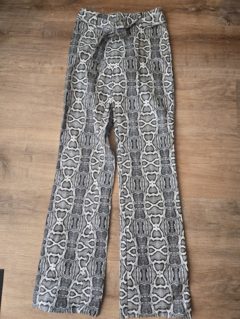 NWOT I.AM.GIA Black and White Snake Print Faux Leather Trousers SIZE XS